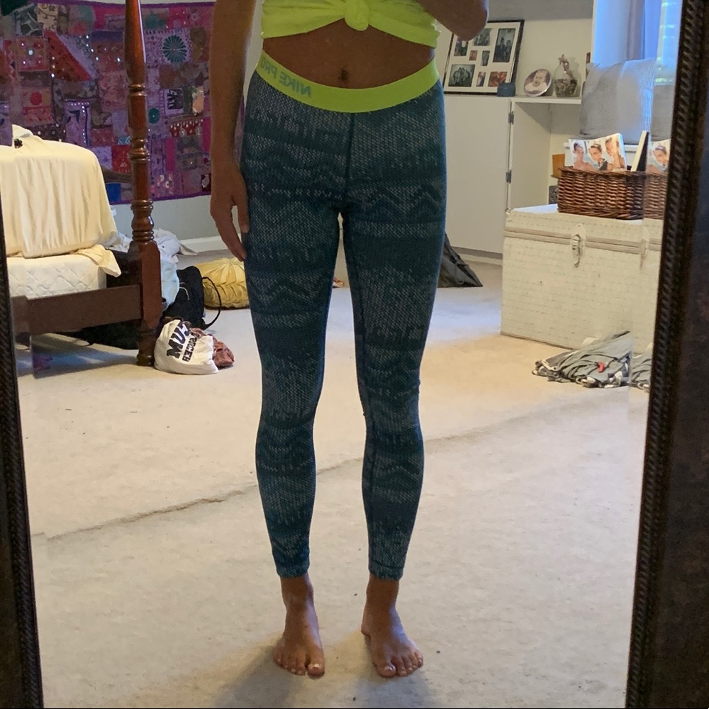 Nike Pro DRI- FIT leggings